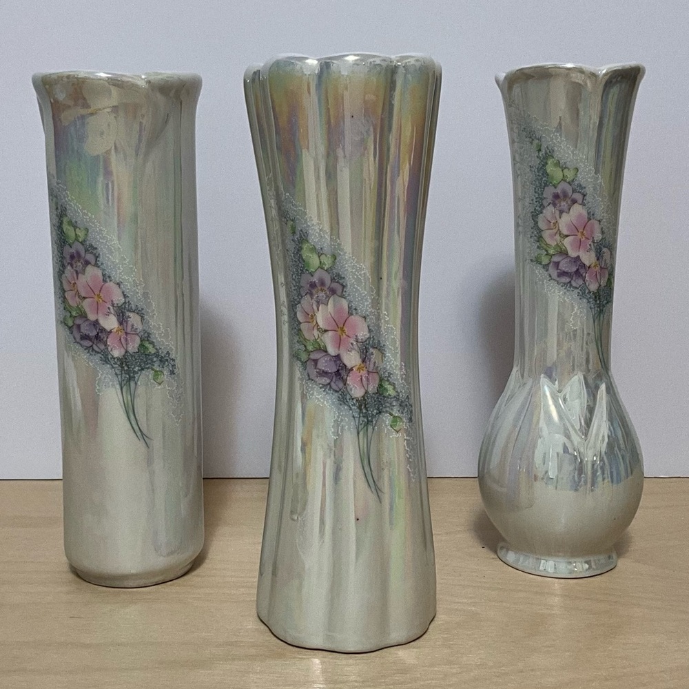 Three VTG  Opalescent Nancy Pew Bud Vase, Floral Design Front Center 7.50”